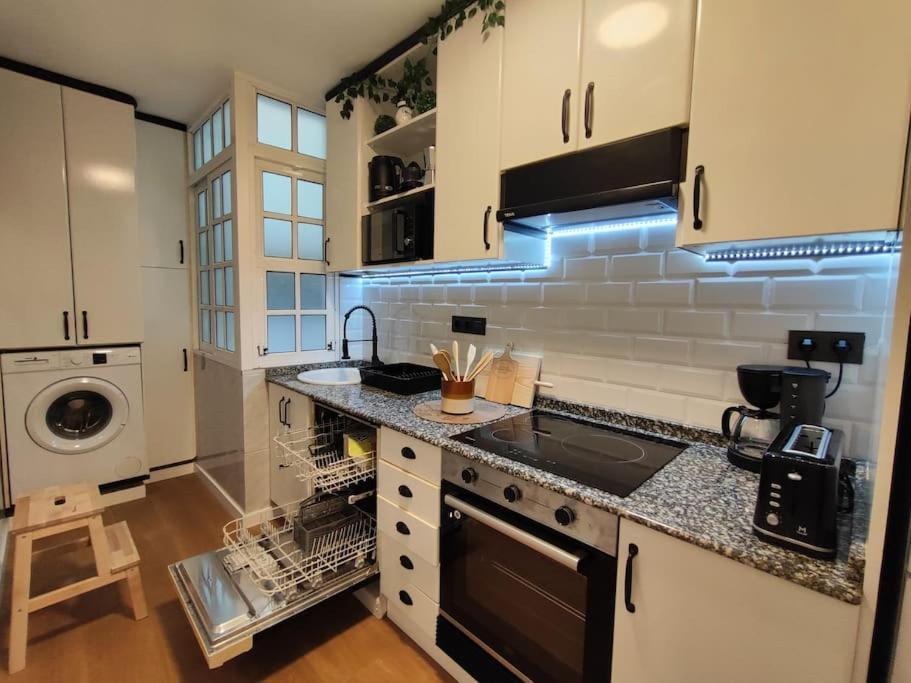 Tranquilo Apartamento Con Parking Gratis Vigilado 24H Vigo Bagian luar foto