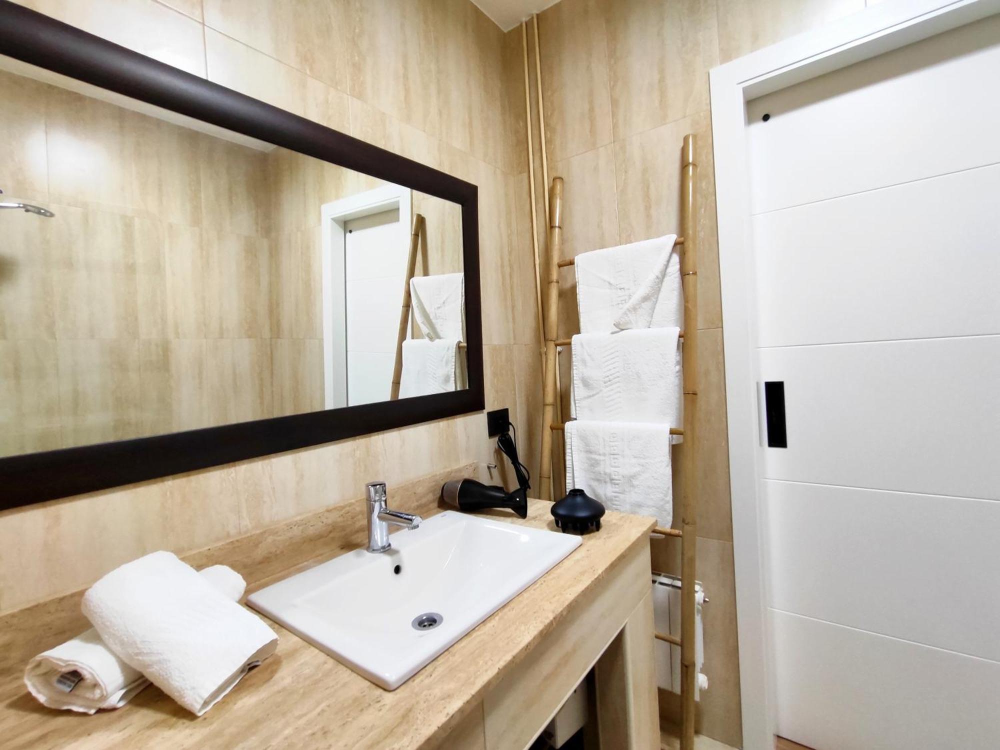Tranquilo Apartamento Con Parking Gratis Vigilado 24H Vigo Bagian luar foto